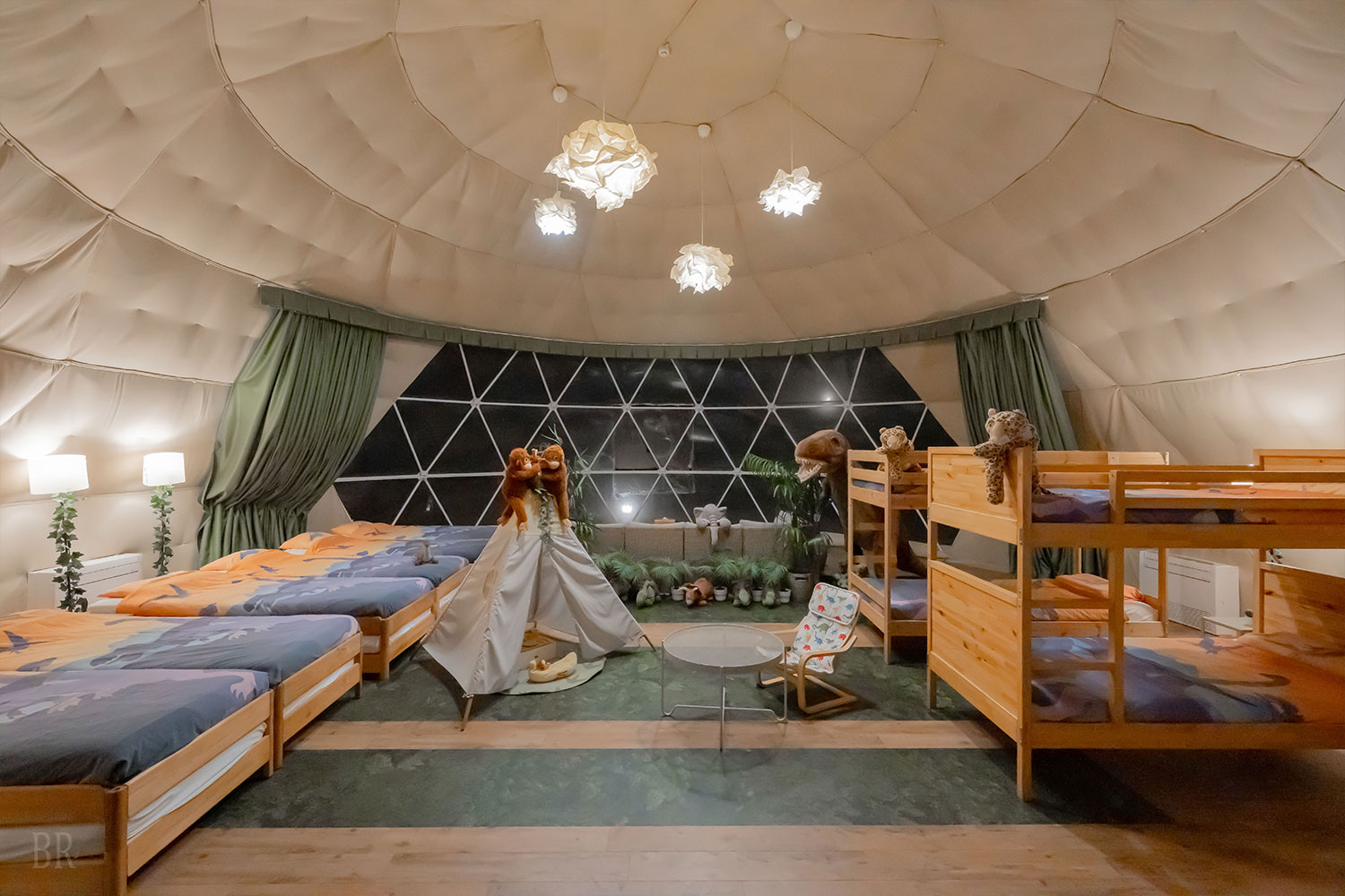 露天風呂付 10ｍドームテント【Dinosaur】