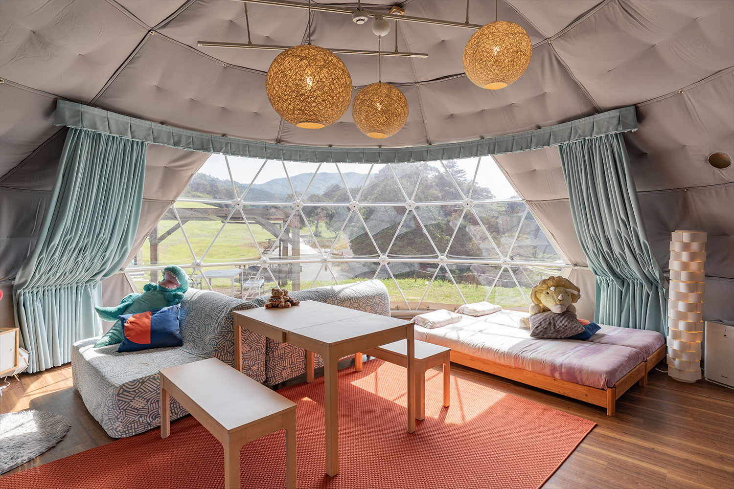 グランピング ドームテント